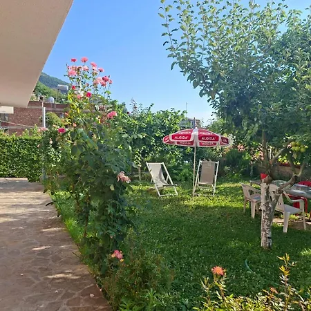 Gardenhouse * Memlishte