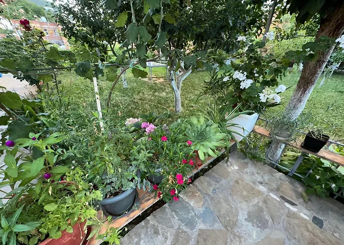 Gardenhouse Memlishte